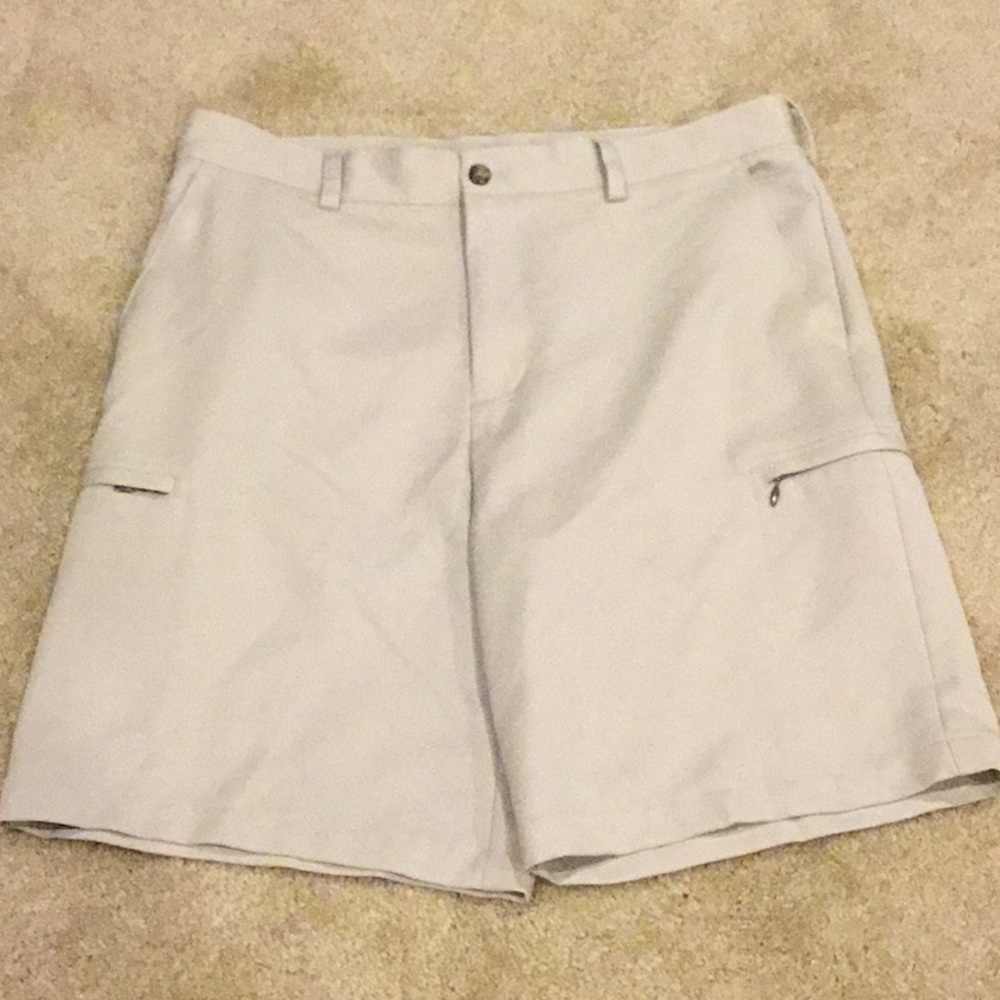 IZOD Golf Shorts Tan Size 34
